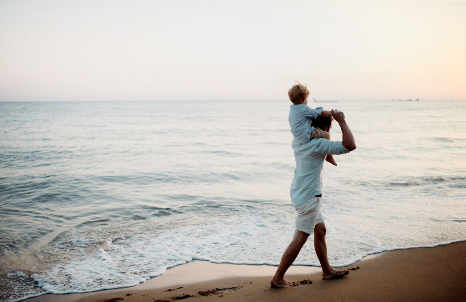 3 Strategies to Structure Your Company’s Summer Vacation Social Media Coverage